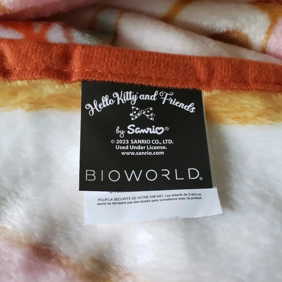 NWOT,Bioworld  Hello Kitty and Friends Soft Plush Throw Blanket. - Picture 3 of 6